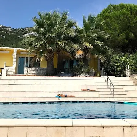 Apartman Apartmani Villa Mediterane Kuciste