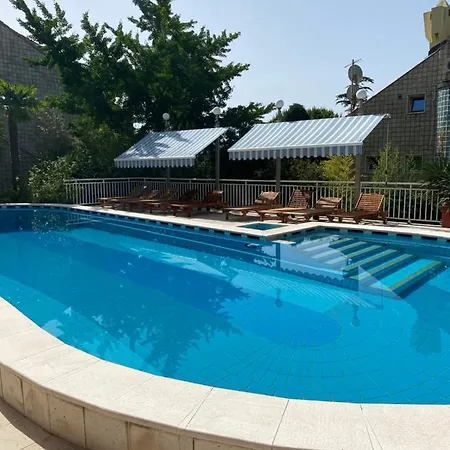 Apartmani Villa Mediterane * Kuciste